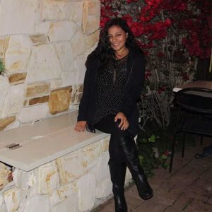 Meet your Posher, Crystal